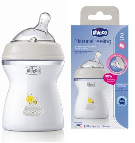 CHICCO NATURAL FEELING MEDUIM FLOW BOTTLE 2M+ 250ML